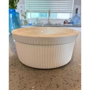 Apilco France White Porcelain Ribbed Soufflé Dish - 7.5" Round Baking Casserole